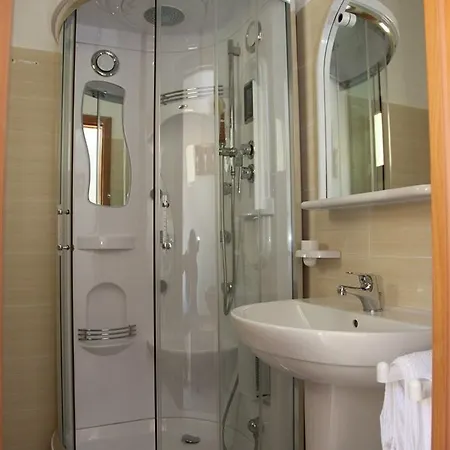 Luigiane Hotel 2*